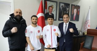 Ağrı Gençlik ve Spor İl Müdürü Ahmet Çelebi, Başarılı Boksörleri Tebrik Etti