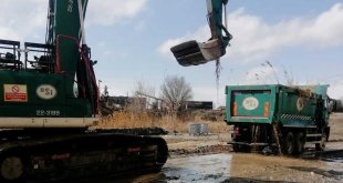 DSİ’den Fırat Mahallesi’nde Dere Temizliği Çalışması