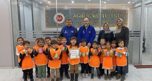 Ağrılı Miniklerden Gazzeli Kardeşlerine Anlamlı Destek