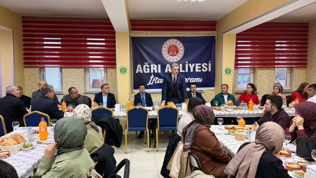Ağrı Adliyesi çalışanları iftarda bir araya geldi