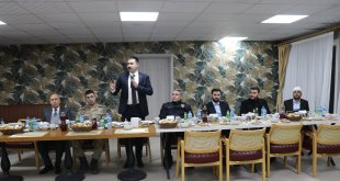 Diyadin Kaymakamı Mustafa Karali, İftar Yemeğinde Muhtarlar ve Kurum Amirleriyle Bir Araya Geldi