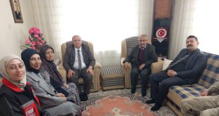 Patnos Kaymakamı Hasan Taş, Şehit Ailelerini Ziyaret Etti