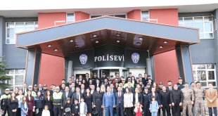 Ağrı Emniyet Müdürü Yılmaz İpar, Polisevinde Bayramlaşma Programına Katıldı