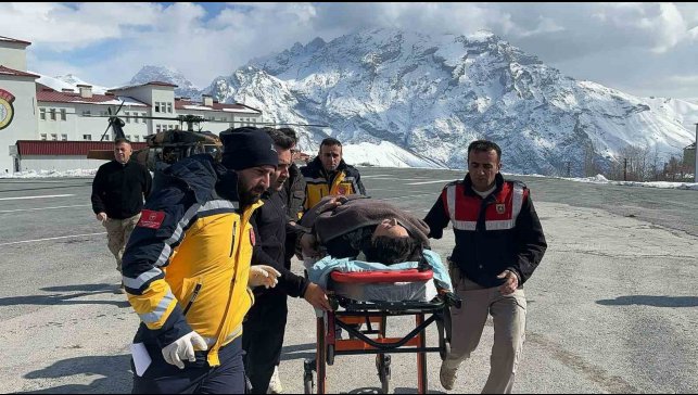 Şemdinli'de hamile kadın askeri helikopterle hastaneye sevk edildi
