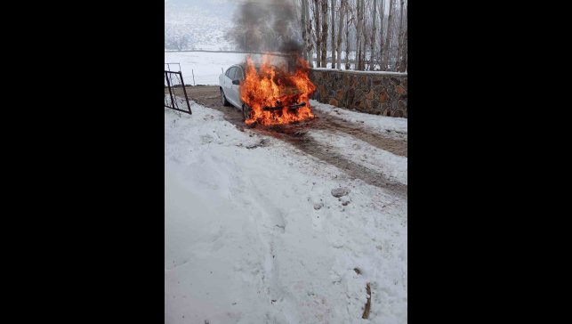 Depoyu ısıtmak isterken aracını yaktı