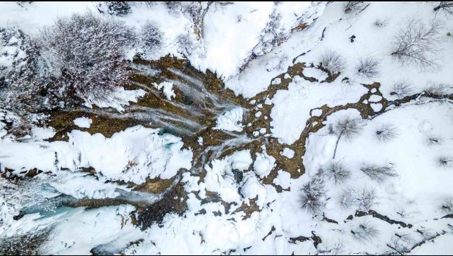 Yeniden beyaz gelinliğini giyinen Girlevik Şelalesi ziyaretçilerini cezbediyor