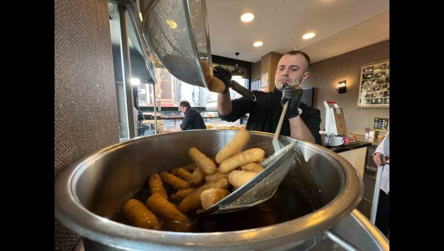 Erzurum'da iftar sofralarının vazgeçilmez tatlısı