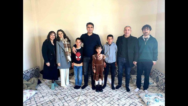 Hamur Kaymakamı Mahir'den yetim ve öksüz çocuklara doğum günü sürprizi