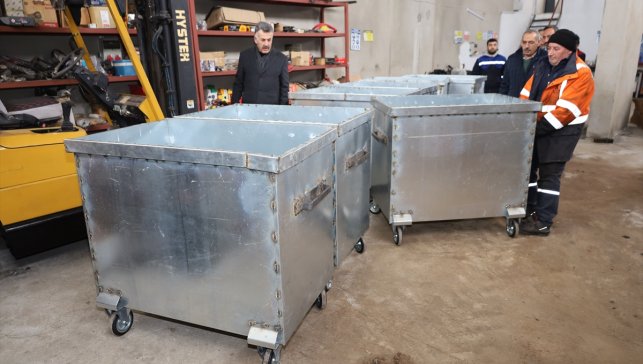 Güroymak Belediyesi çöp konteynerlerini kendi atölyesinde üretiyor