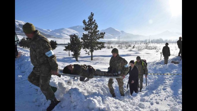 3'ncü Ordu Komutanlığında deprem tatbikatı yapıldı