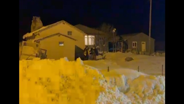 Muş'ta zehirlenme şüphesiyle baygınlık geçiren 2 kişi hastaneye ulaştırıldı