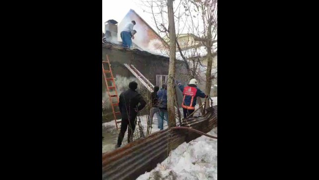 Yüksekova'da korkutan yangın