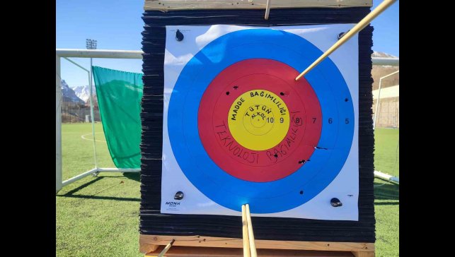 Uzundere'de bağımlılıklara ok atıldı