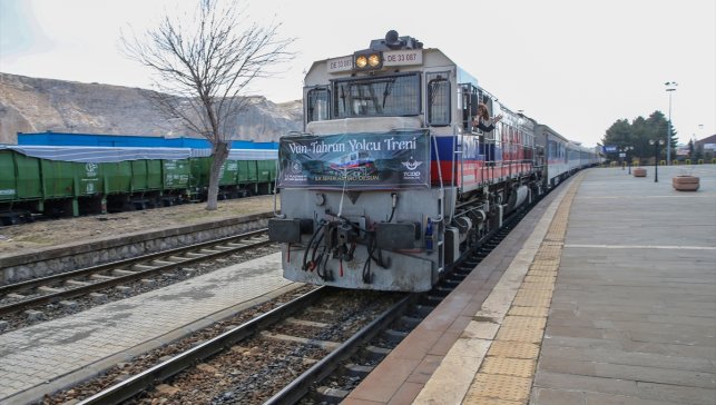 Van-Tahran tren seferleri 5 yıl aranın ardından yeniden başladı