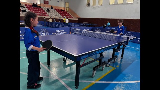 Masa tenisinde kurtuluş kupası coşkusu