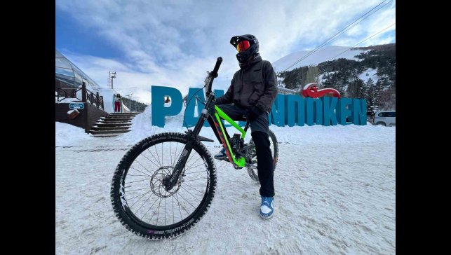 Palandökenden bisikletle nefes kesen iniş