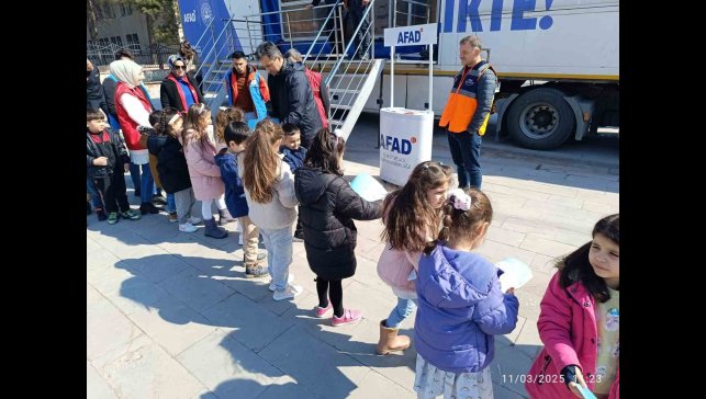 AFAD Deprem Simülasyon Tırı Erzincan'da
