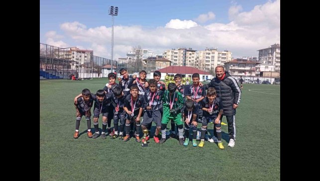 Özalp YİBO Futbol Takımı il ikincisi oldu