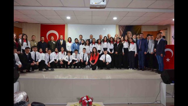 Tatvan'da İstiklal Marşı'nın Kabulü'nün 104. yılı kutlandı