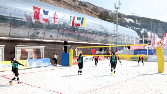 2025 FIVB Kar Voleybolu Dünya Turu Erzurum'da sürüyor