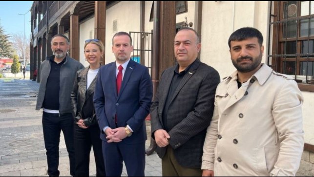 Karademir: "Elazığ hızlı treni Malatya yerine Erzincan üzerinden mi alıyor"