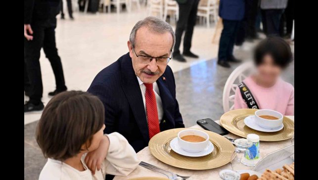 MÜSİAD Malatya Şubesi gönül sofrasını yetimlere açtı