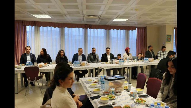 Kaymakam Karali, iftarını sağlık çalışanları ile birlikte yaptı