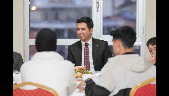 Genç Kaymakamı Güzel, SYDV tarafından desteklenen ailelerle iftar açtı