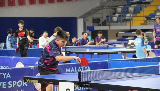 Malatya'da Masa Tenisi Gençler Güneydoğu Bölge Yarışmaları başladı