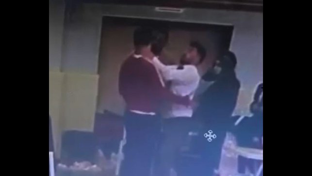 Turnuvada antrenöre kafa atan hakeme 6 ay ceza