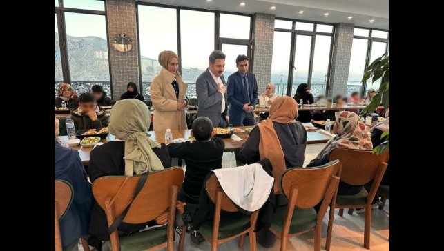 Kaymakam Özçelik, yetim ve öksüz çocuklarla iftar yaptı