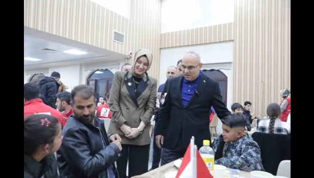 Ağrı Valisi Mustafa Koç, yetim çocuklarla iftar programında bir araya geldi