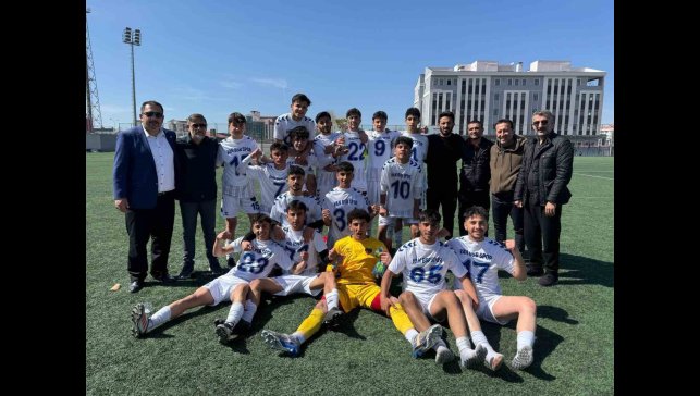 U-18 Futbol Yerel Ligi Van İl Şampiyonu Büyükşehir Belediyespor oldu