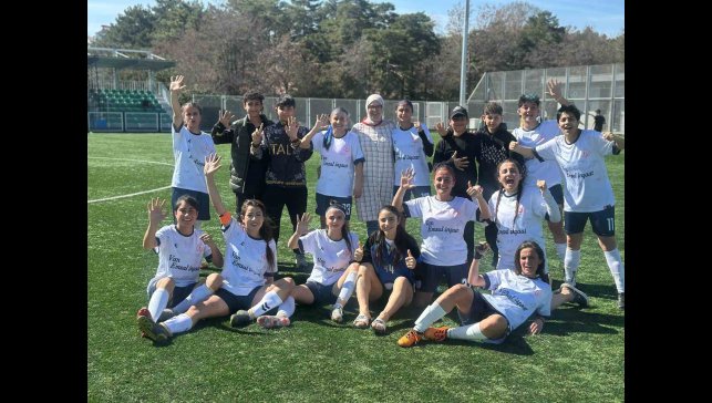 Ağrı ASP Kadın Futbol Takımı, Kayseri'de rakibini farklı geçti: 5-1