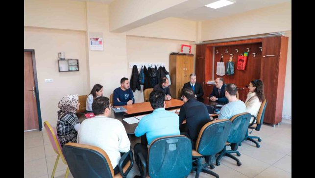 Bitlis İl Milli Eğitim Müdürü Kaya ziyaret ettiği okulda öğrencileri dinledi