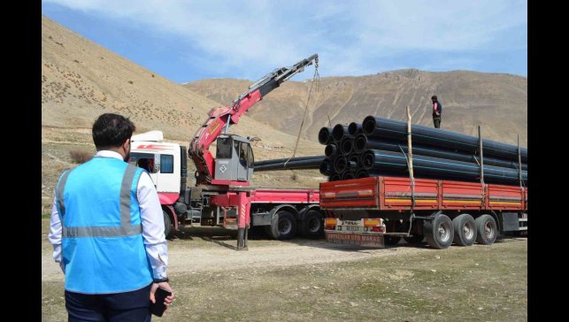 Adilcevaz'da sulama suyu sorunu çözülüyor