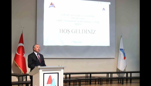 AİÇÜ tıp fakültesi öğrencileri beyaz önlük giydi