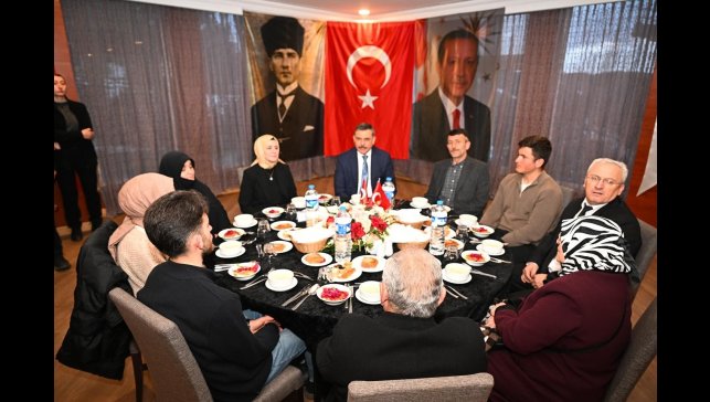 Şehit aileleri ve gazilerle iftar sofrasında buluştular