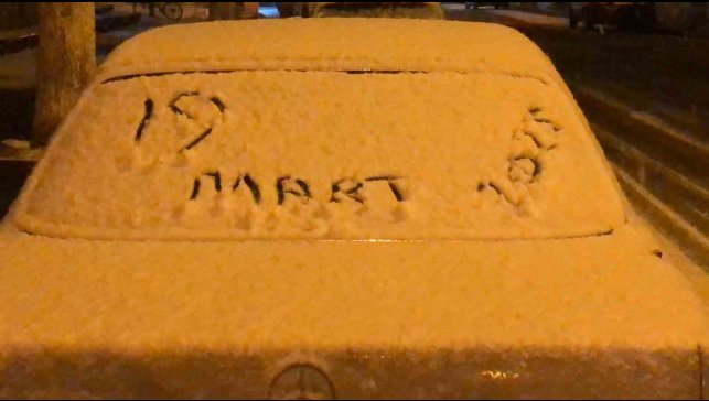 Kars'a Mart ayında lapa lapa kar yağdı