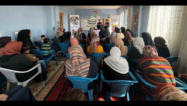 Jandarmadan kadınlara KADES bilgilendirmesi