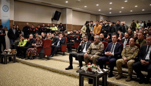 Bitlis'te motosiklet sürücülerine "güvenli sürüş" eğitimi verildi