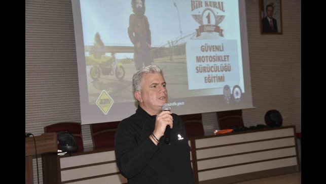 Bitlis'te motosiklet sürücülerine güvenli sürüş semineri düzenlendi