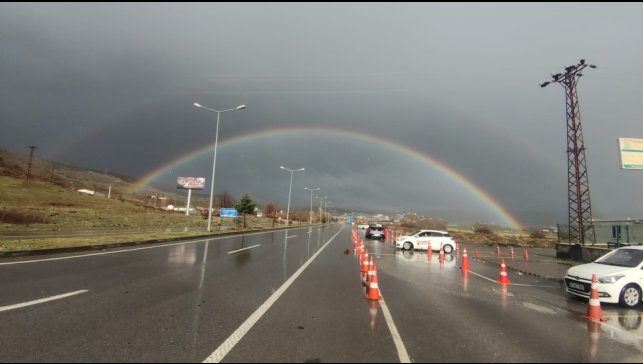 Bingöl'de gökkuşağı mest etti
