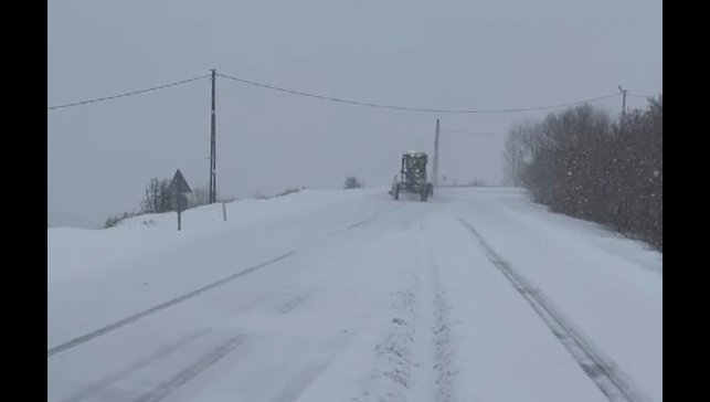 Tunceli'de kapalı köy yollarında çalışmalar sürüyor