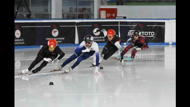 Short Track Türkiye Şampiyonası Erzurum'da başladı