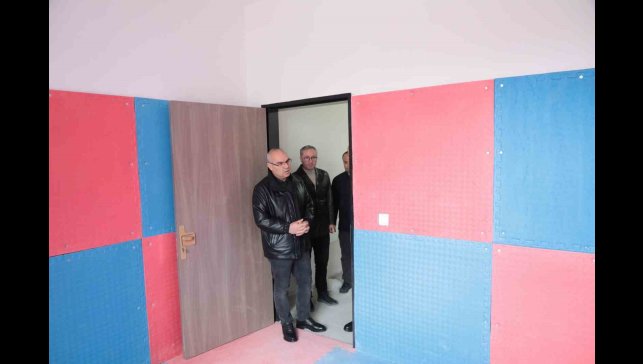 Ağrı Valisi Koç, yeni eğitim-öğretim yılında açılacak Özel Eğitim Anaokulu'nu inceledi