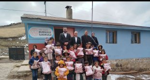 Hayırsever vatandaşlardan öğrencilere bayram hediyesi