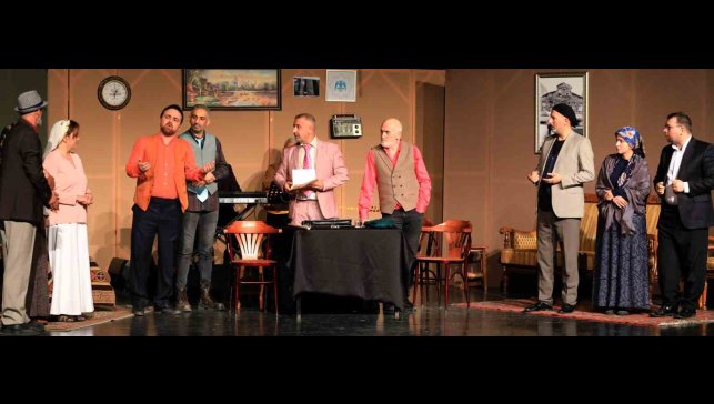 Şehir Tiyatrosu'nun yeni oyunu '3 Kuşak Erzurum' yoğun ilgi gördü