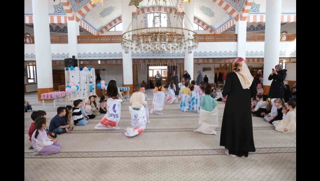 Cami, çocuk buluşması gerçekleştirildi