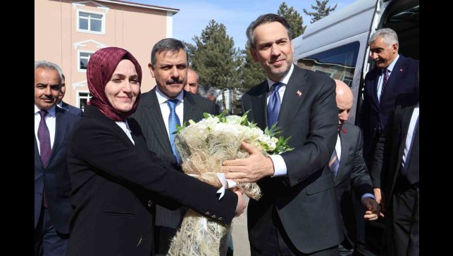 Bakan Bayraktar Erzurum'da